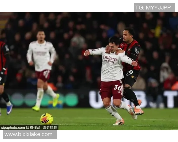 西甲激战：利物浦大胜阿森纳乌龙球引发全场狂欢分析