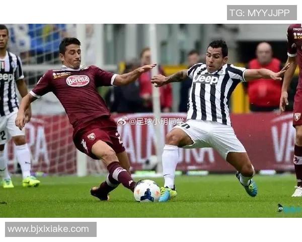 欧冠焦点战本菲卡与巴黎圣日耳曼互交白卷争议判罚引发全场热议