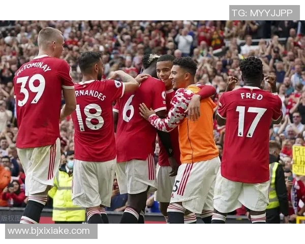 友谊赛精彩对决尤文图斯与曼联战成平局神扑瞬间引发全场热烈反响 友谊赛精彩对决尤文图斯与曼联战成平局神扑瞬间引发全场热烈反响