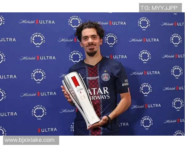 巴黎圣日耳曼大胜马竞六比二神奇扑救引发全场狂欢分析