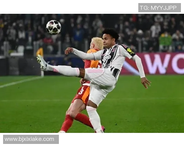 尤文图斯惊险逆转巴黎圣日耳曼乌龙球成比赛转折点引发全场狂欢