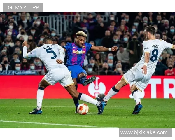 欧联杯精彩对决巴萨与尤文图斯战成平局神扑瞬间引发全场热议