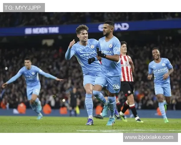 曼城与本菲卡友谊赛激战四三红牌事件引发全场热议与焦点分析