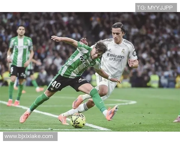 那不勒斯逆转皇马3-2帽子戏法引爆全场战术解析与精彩瞬间回顾 那不勒斯逆转皇马3-2帽子戏法引爆全场战术解析与精彩瞬间回顾